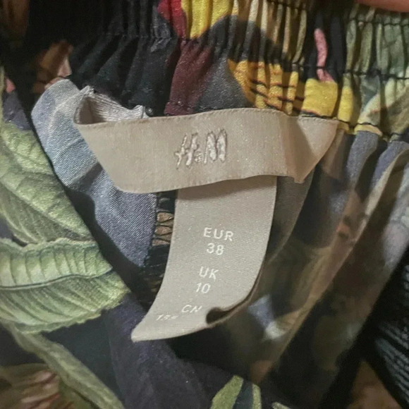 H&M wide leg floral print pants size 6P - Picture 4 of 5
